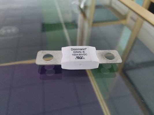 32VDC ฟิวส์ประเภทสลักเกลียวเซรามิกขนาดกลางชนิดแบน DC2700A ความสามารถในการทำลาย