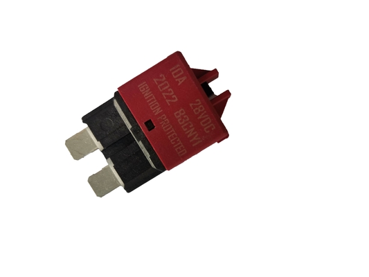 ฟิวส์ใบมีดเบรกเกอร์แบบรีเซ็ตได้สีแดง 28VDC 5A กระแสไฟที่ได้รับการจัดอันดับ