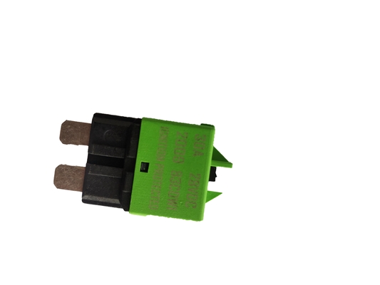 SAE J1284 Green Resettable Circuit Breaker Blade Fuse 30A กระแสไฟที่ได้รับการจัดอันดับ: