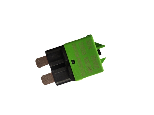 SAE J1284 Green Resettable Circuit Breaker Blade Fuse 30A กระแสไฟที่ได้รับการจัดอันดับ: