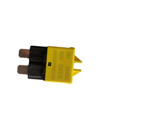 ฟิวส์ใบมีดเบรกเกอร์แบบรีเซ็ตได้ไนลอน 28VDC ฟิวส์ใบมีดขนาดเล็กที่สามารถตั้งค่าใหม่ได้