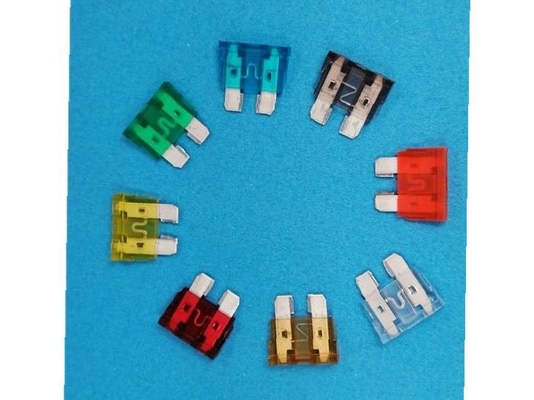 เครื่องชาร์จแบตเตอรี่รถยนต์ฟิวส์แรงดันต่ำวัสดุ PBT แรงดันไฟพิกัด 80V
